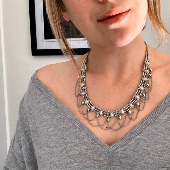 Silver Tear Drop Vintage Style Necklace - Picture 2 of 2